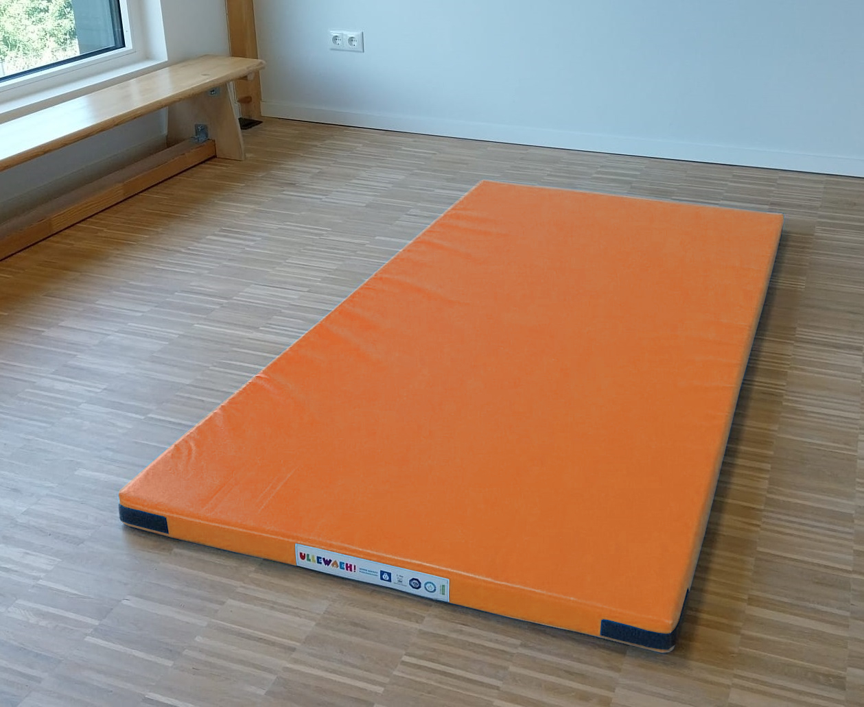 Fallschutzmatte. Farbe: Mango